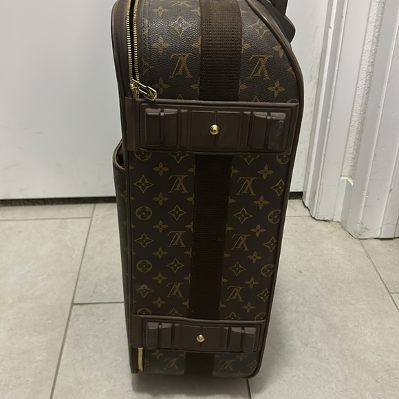 Louis Vuitton Pegase 55 Monogram - Picture 7 of 10